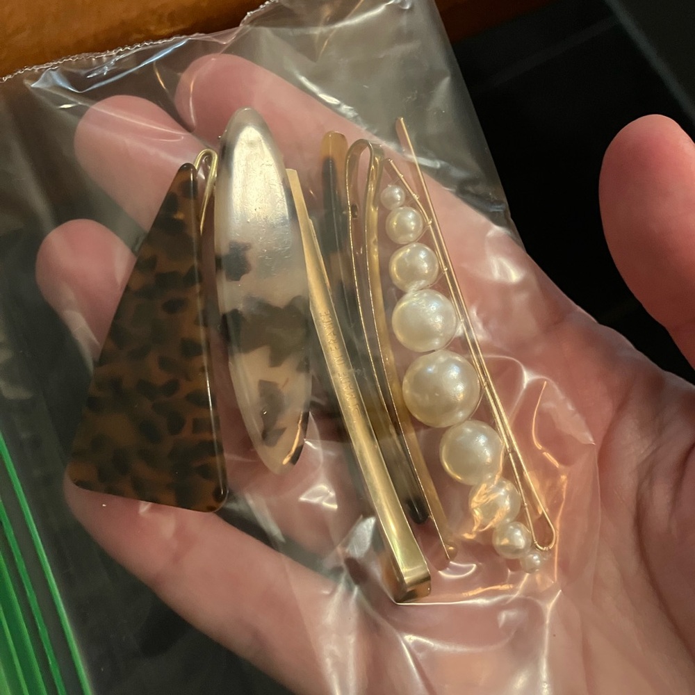 Set of 5 tortoiseshell and pearl hair pins